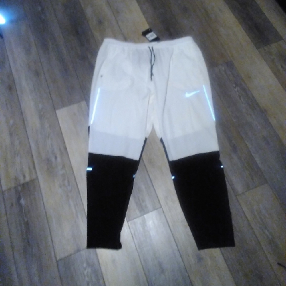 Nike elite swift running pants